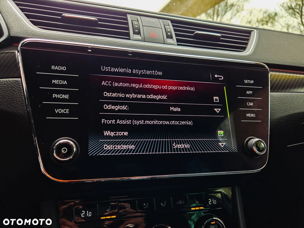 Skoda Superb 2.0 TDI SCR Sportline DSG - 23