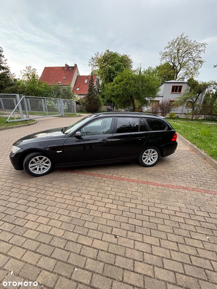 BMW Seria 3 318i - 7