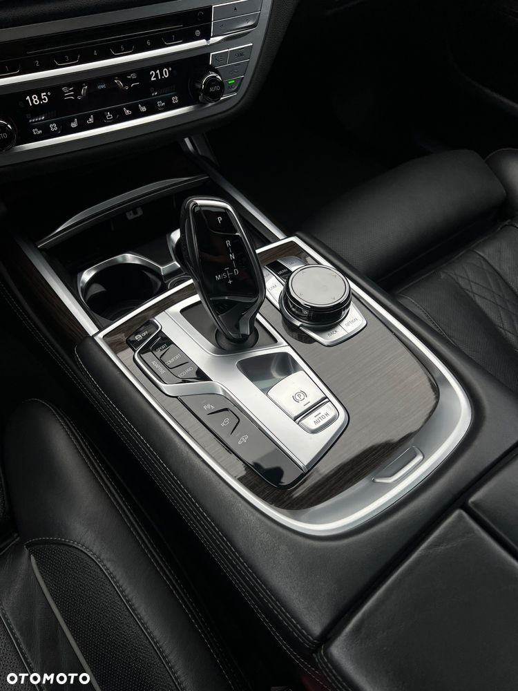 BMW Seria 7 750d xDrive - 23