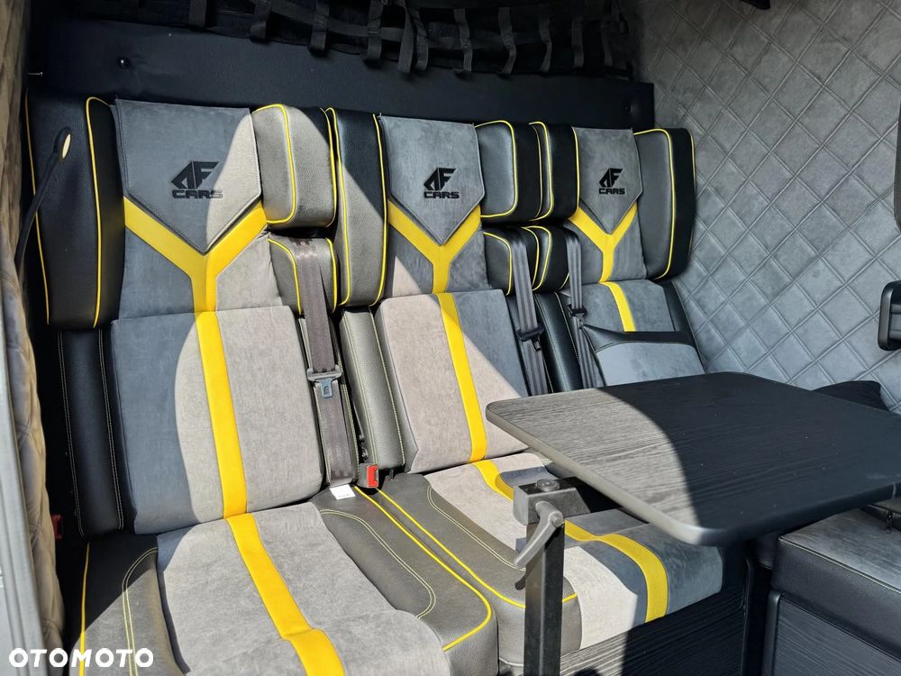 Mercedes-Benz Sprinter - 15