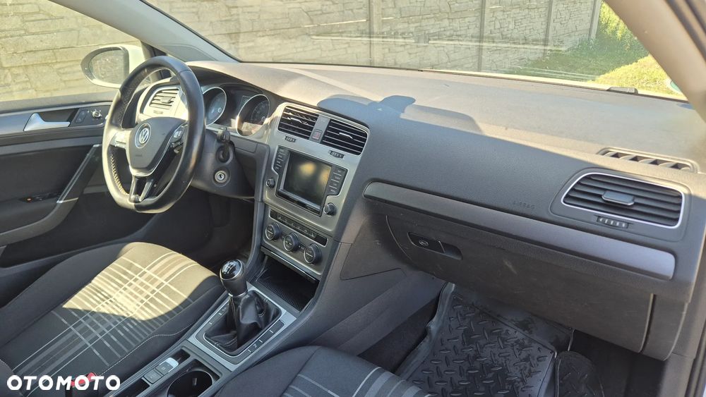 Volkswagen Golf - 19
