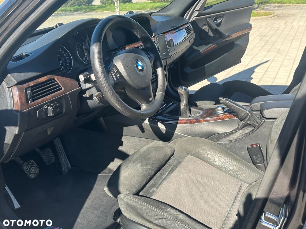 BMW Seria 3 325xi - 17