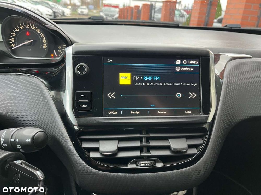 Peugeot 2008 PureTech 82 Signature - 12