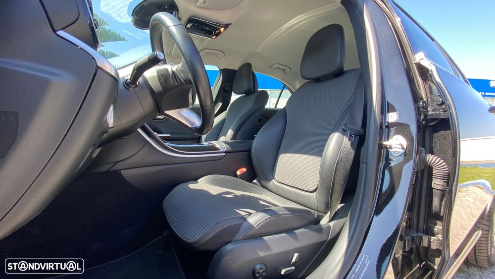 Mercedes-Benz C 300 e - 21