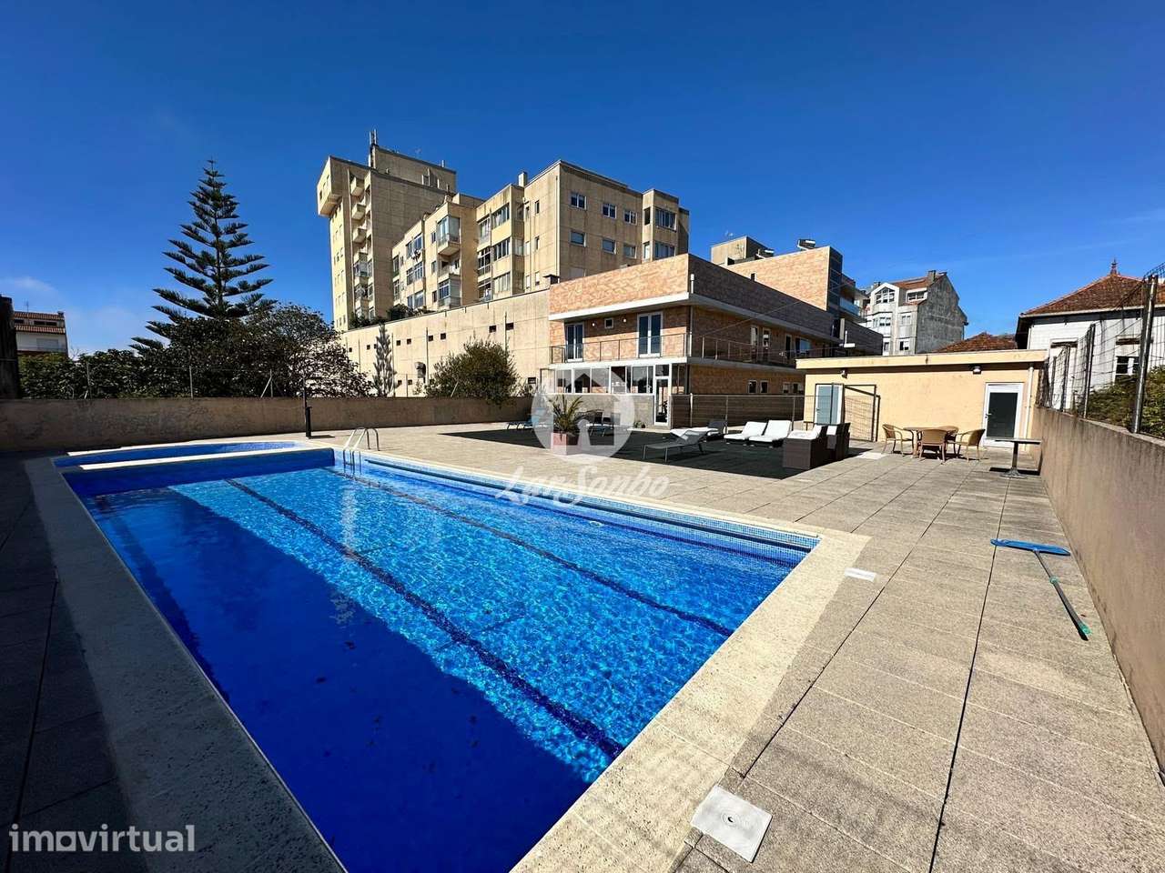 Excelente Apartamento T4 com piscina no centro da Póvoa de Varzim - Grande imagem: 2/36