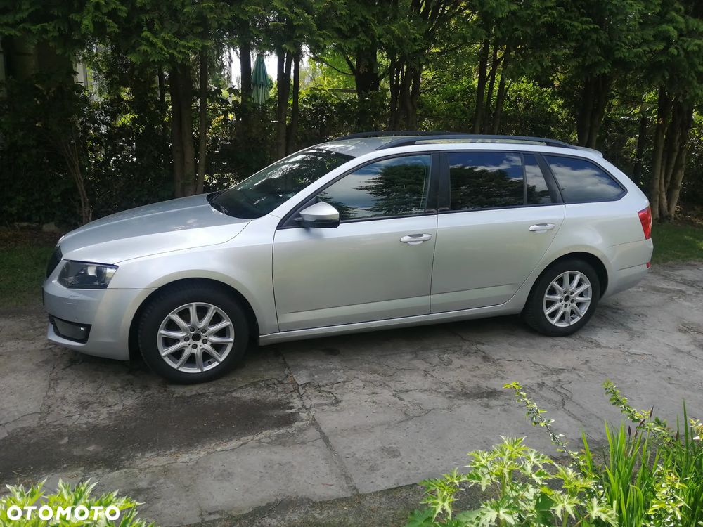 Skoda Octavia 1.6 TDI Style DSG - 2