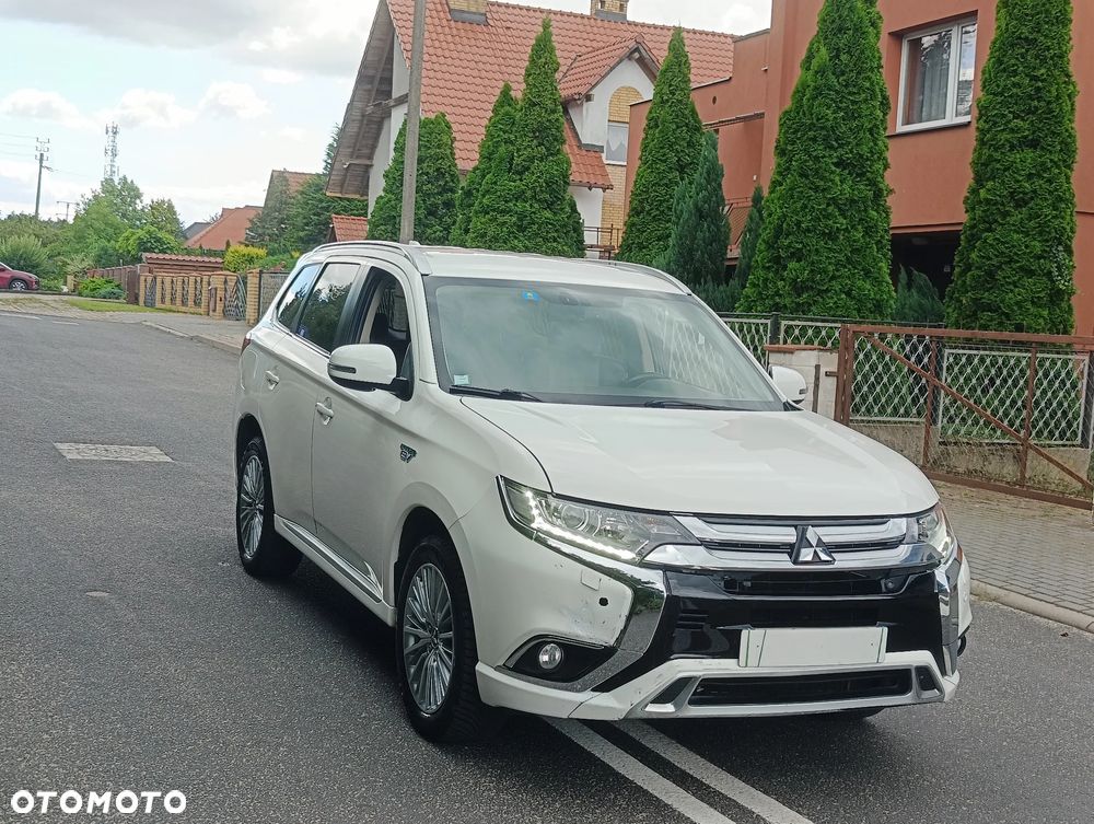 Mitsubishi Outlander 2.4 4WD Diamant+ - 4