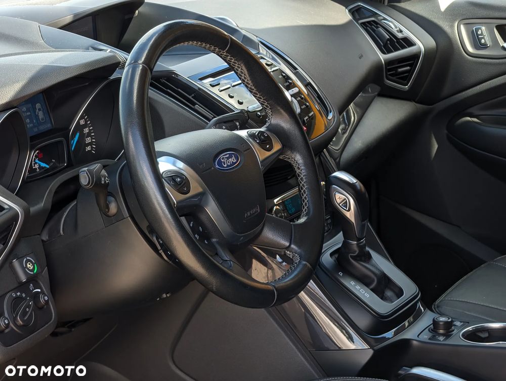 Ford Kuga 2.0 TDCi 4x4 Titanium - 22