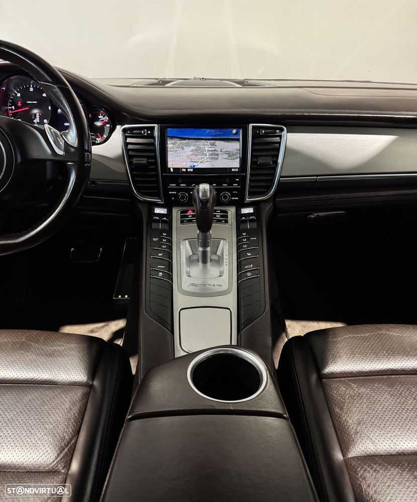 Porsche Panamera - 25