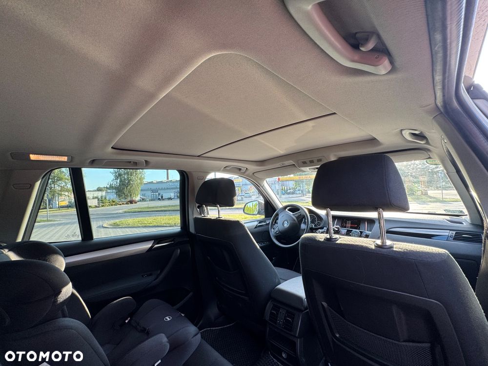 BMW X3 sDrive18d - 12