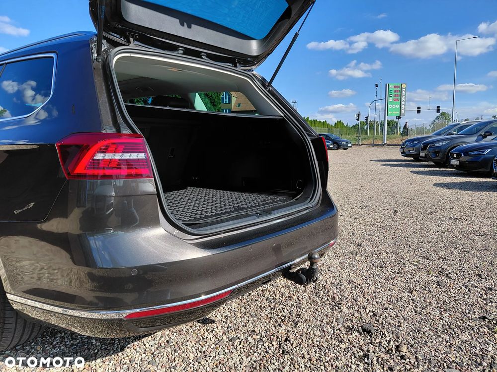 Volkswagen Passat 2.0 TDI (BlueMotion Technology) Highline - 37
