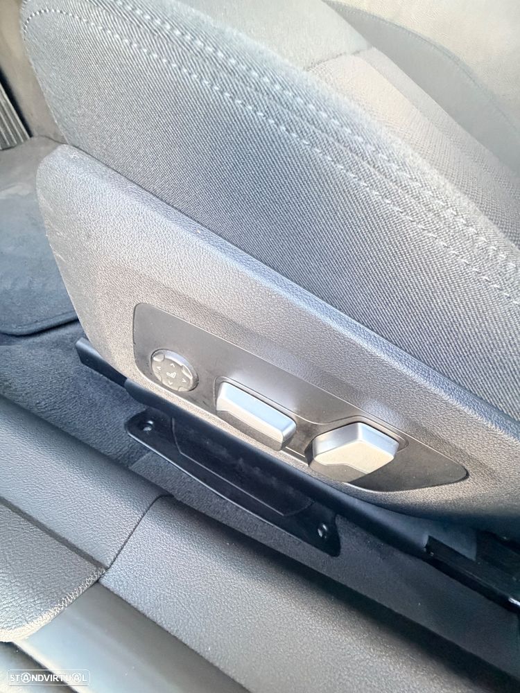 BMW 330 e iPerformance Line Sport - 32