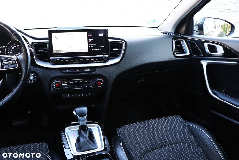 Kia XCeed 1.6 GDI DCT6 OPF PLATINUM - 28