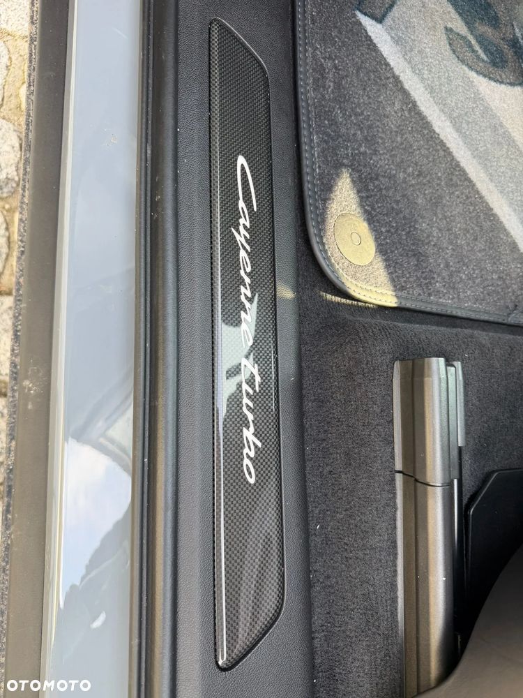 Porsche Cayenne - 18