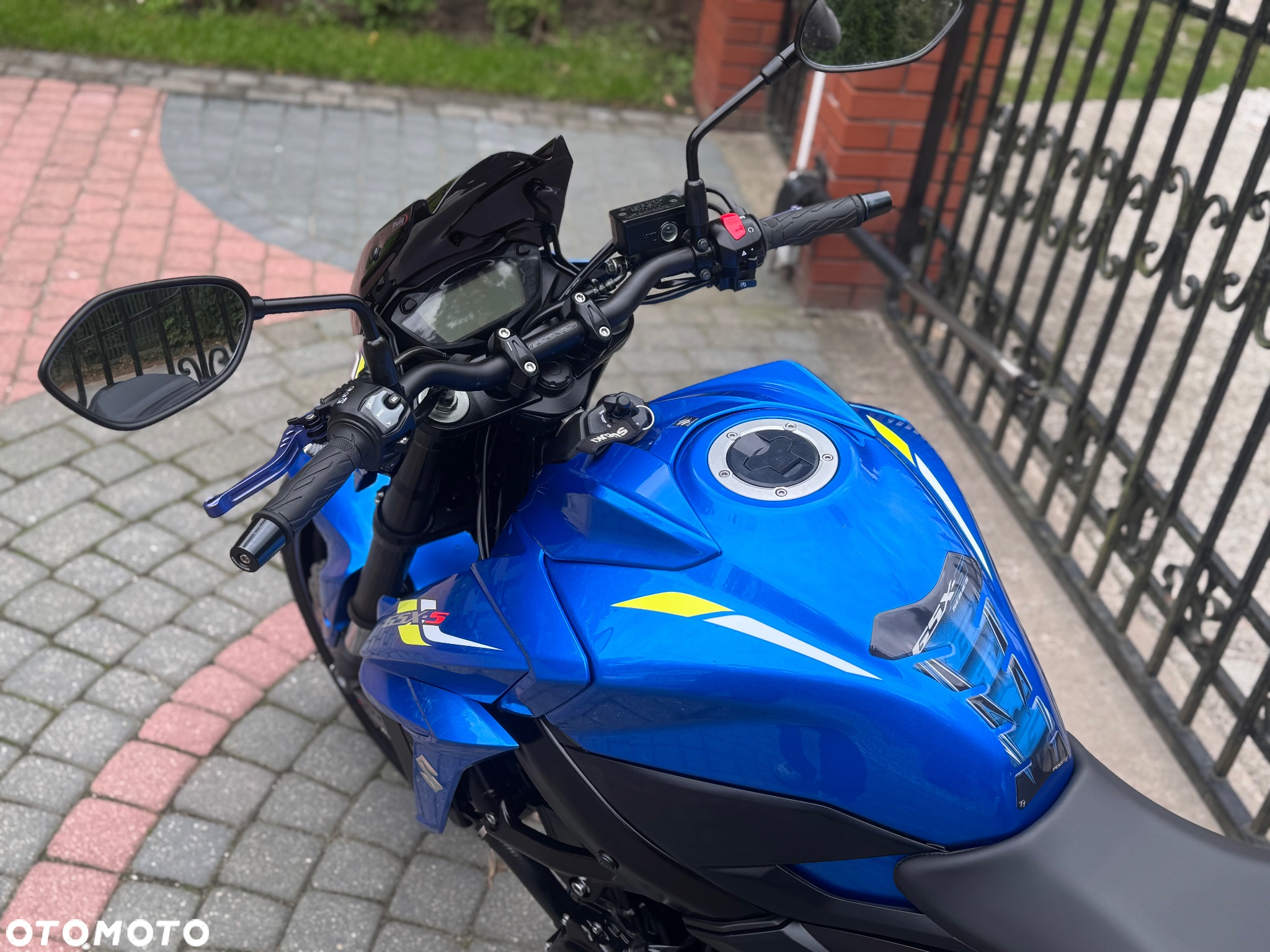 Suzuki GSX - 15