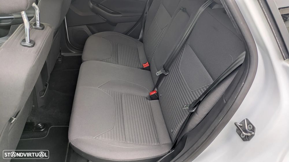 Ford Focus 1.0 EcoBoost S&S Titanium - 18