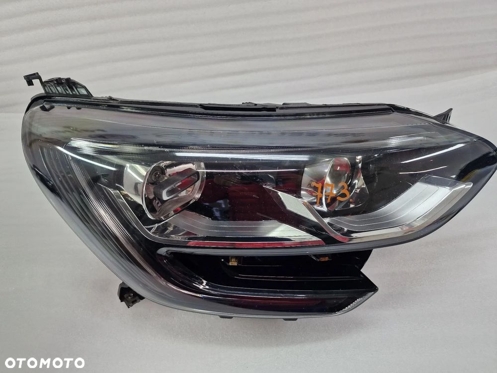 RENAULT MEGANE IV 16- PRAWA LAMPA PRZEDNIA PRZÓD NA H7 + LED , H7+LED , ŁADNA , NR 260108478R , NR AUKCJI LA773 - 1