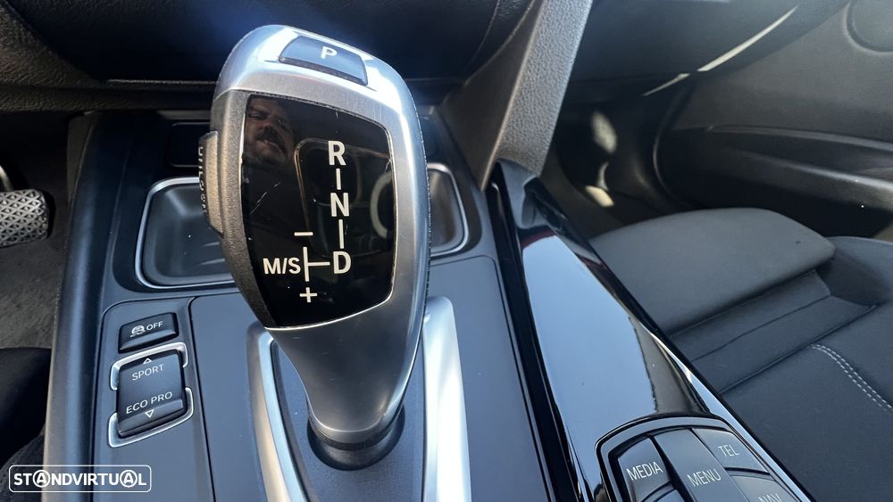 BMW 318 d Touring Auto Line Sport - 28