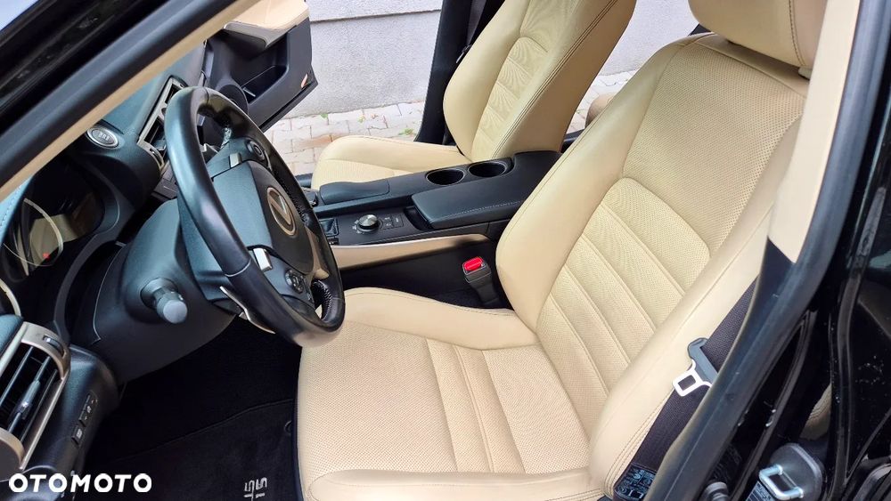 Lexus IS 200t Comfort - 10