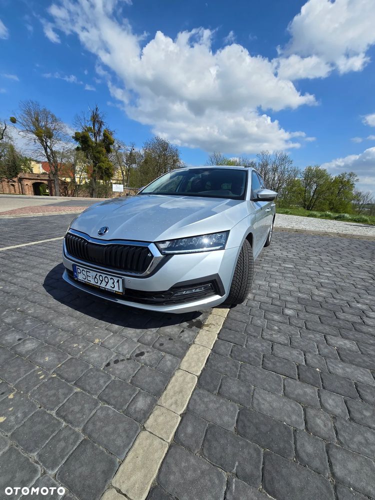 Skoda Octavia 2.0 TDI DSG Style - 1