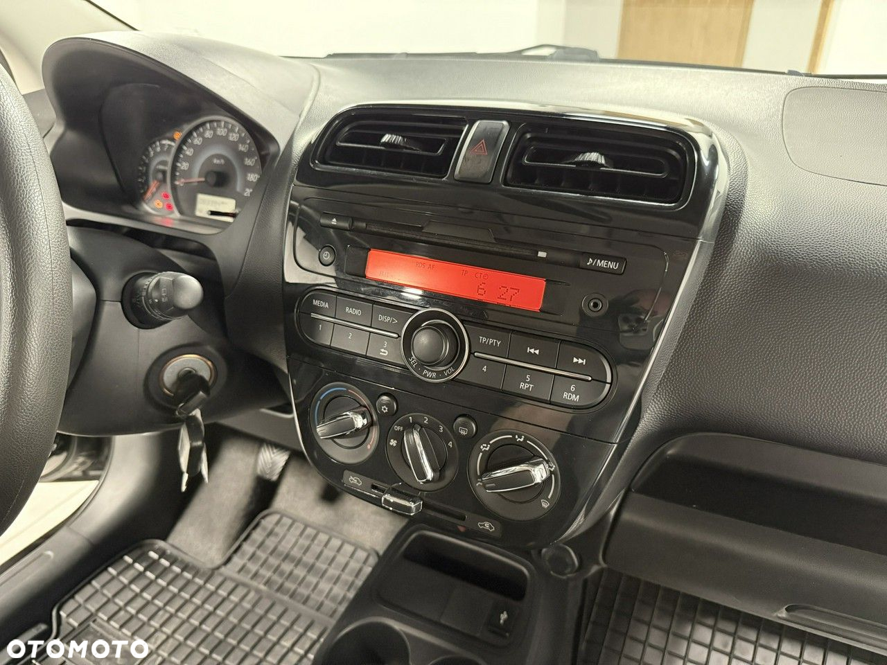 Mitsubishi Space Star 1.0 Inform - 17