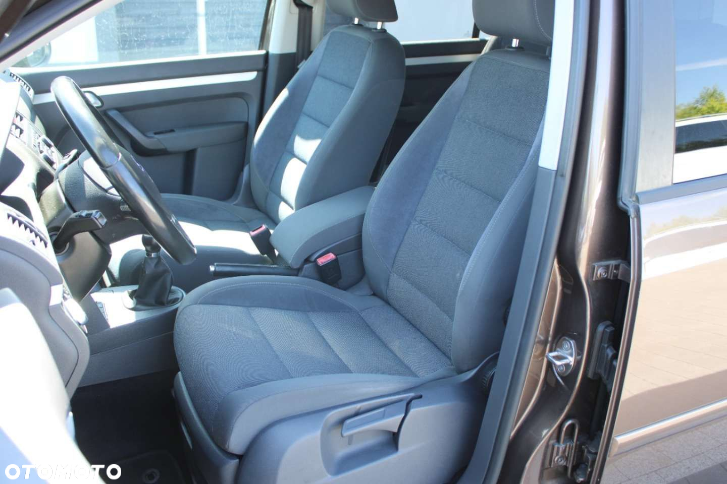 Volkswagen Touran - 16