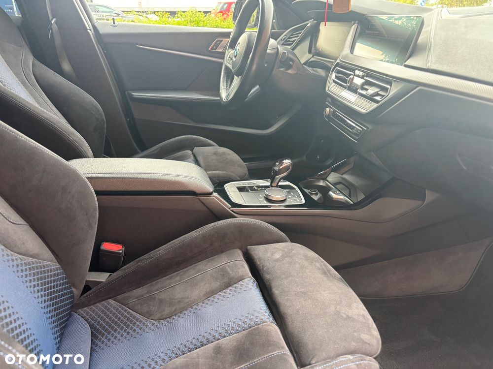 BMW Seria 1 116d M Sport Shadow - 11