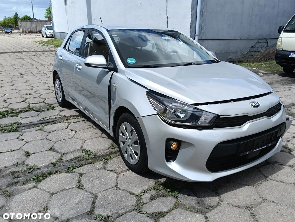 Kia Rio 1.2 L - 1
