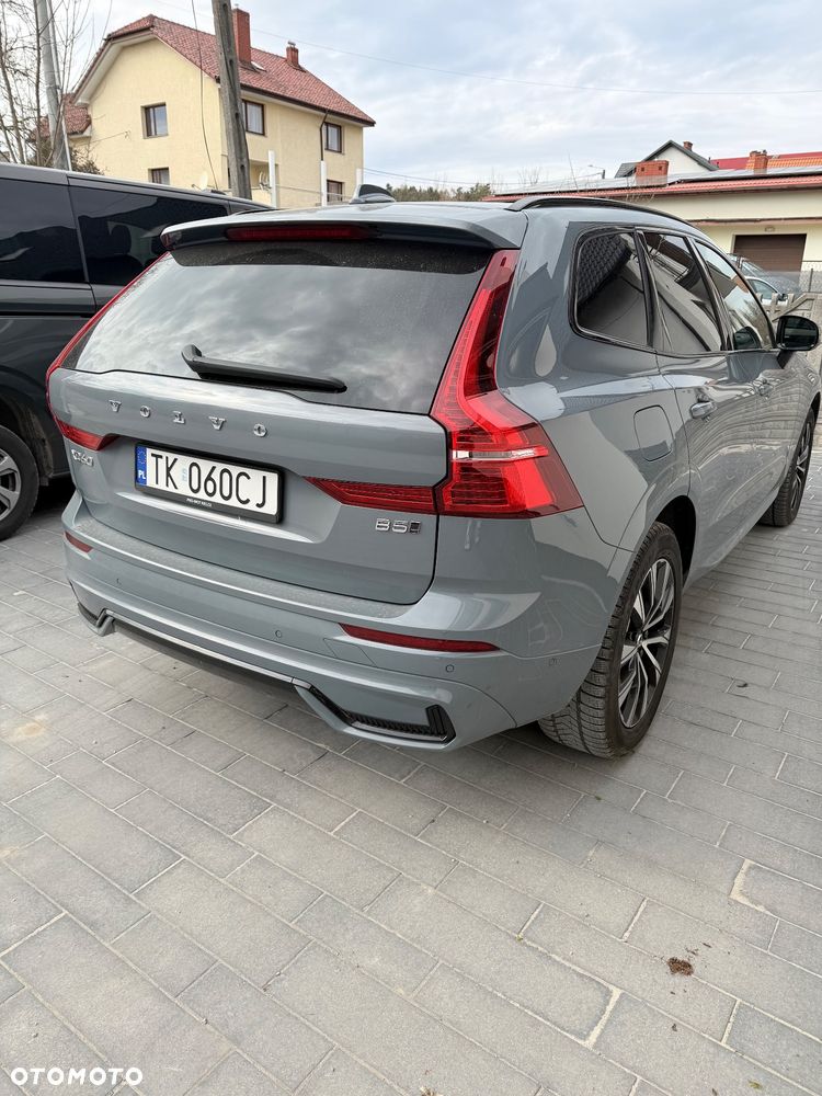 Volvo XC 60 B5 B AWD Plus Dark - 2