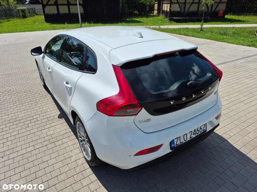 Volvo V40 D2 Momentum - 8