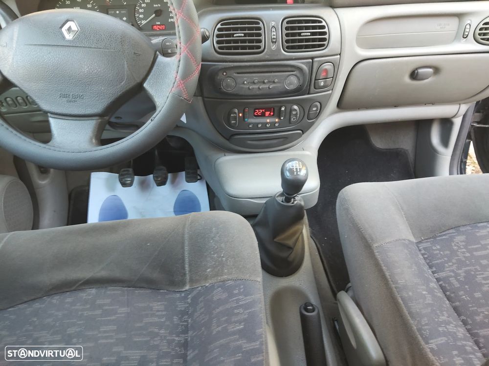 Renault Scénic 1.4 16V Conquest - 8