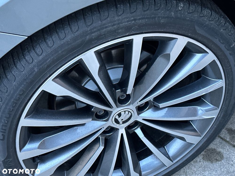 Skoda Superb 2.0 TDI DSG L&K - 32