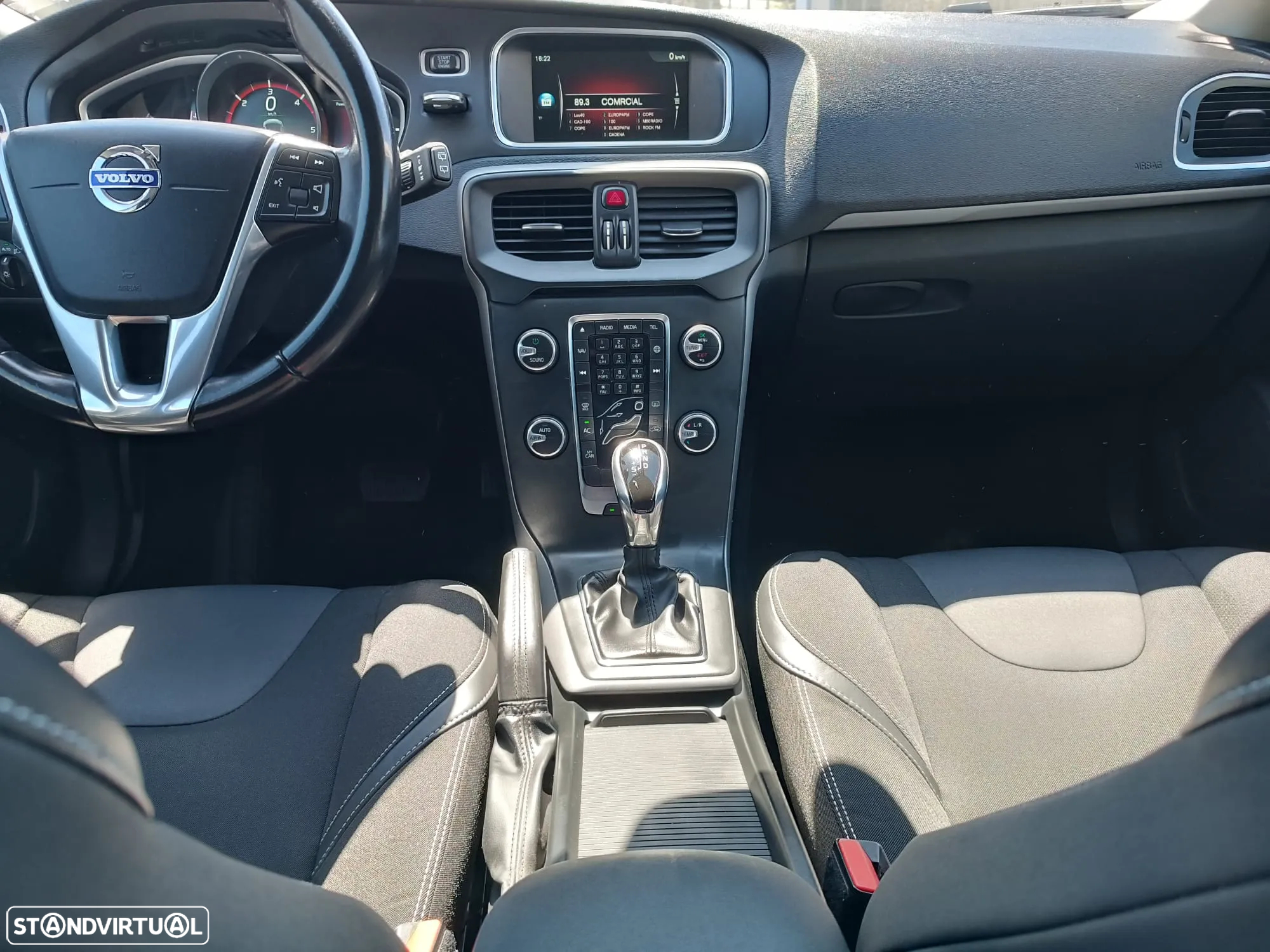 Volvo V40 1.6 D2 Momentum Powershift Eco - 18