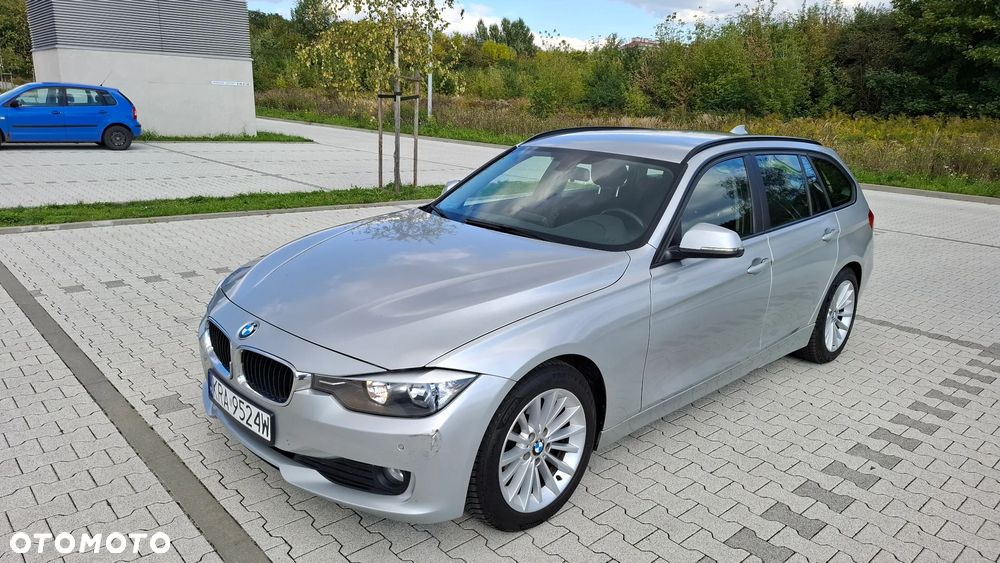 BMW Seria 3 318d Touring - 3