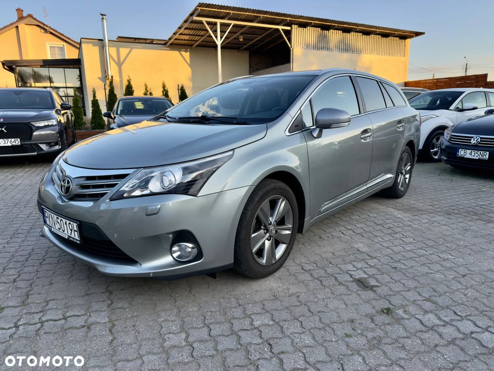Toyota Avensis 2.0 Executive - 1