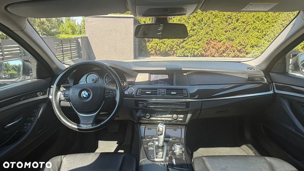 BMW Seria 5 520i - 8
