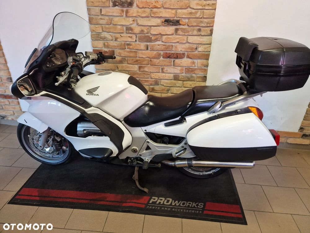 Honda ST - 8