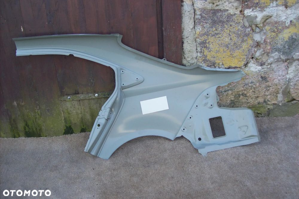 błotnik tylny prawy toyota corolla e-21 - 4