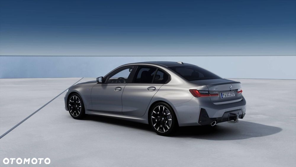 BMW Seria 3 330i xDrive M Sport sport - 2