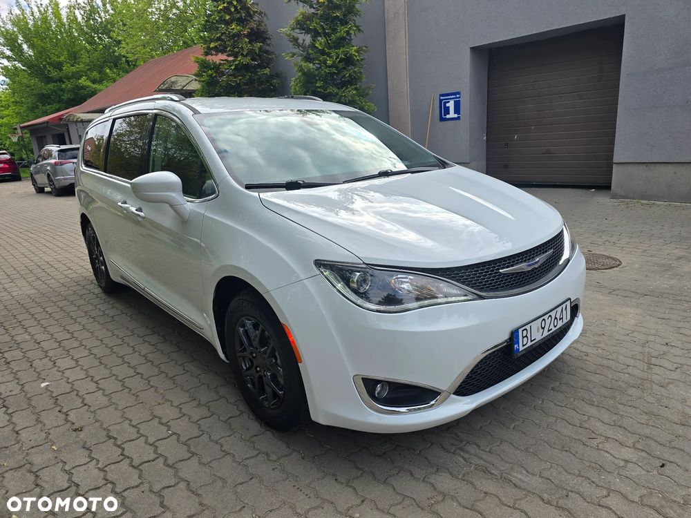 Chrysler Pacifica - 33