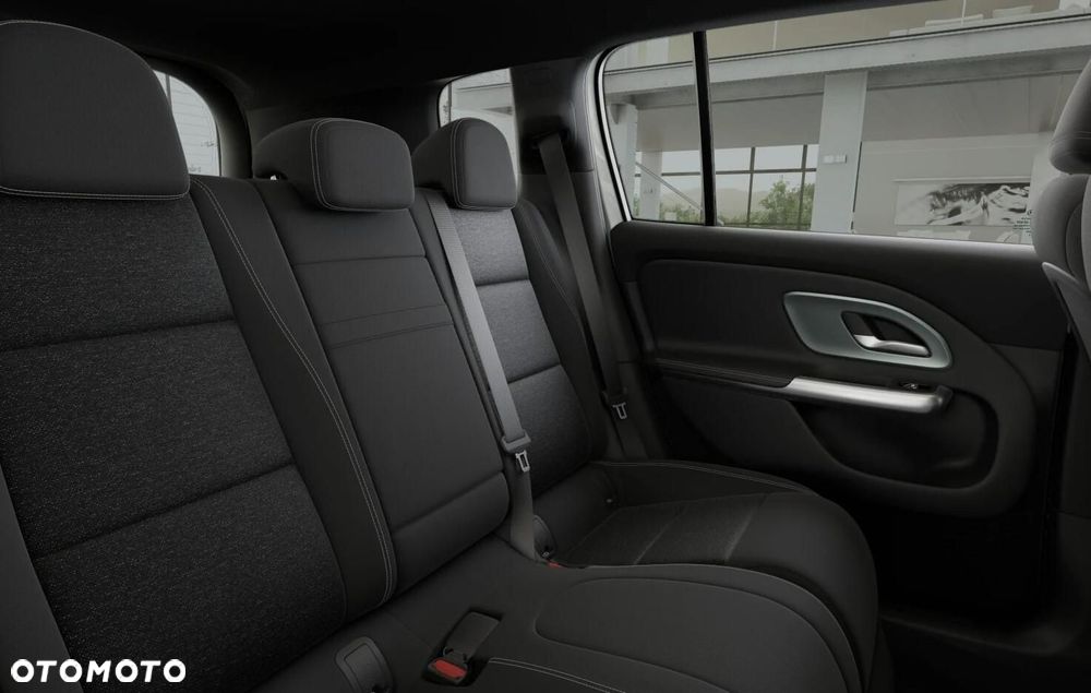 Mercedes-Benz GLB - 8