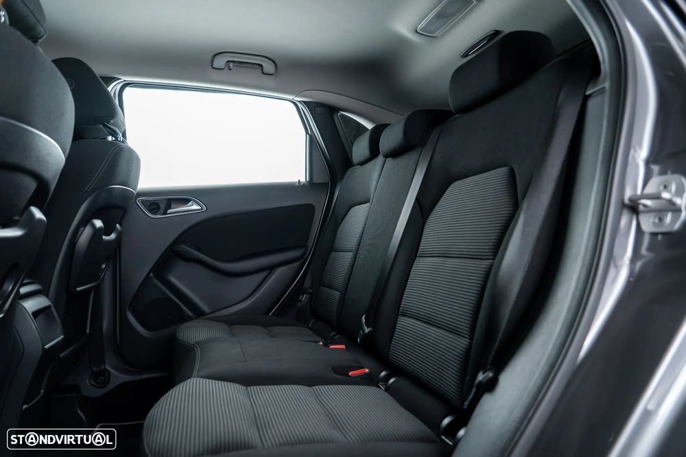 Mercedes-Benz B 180 d Style - 25