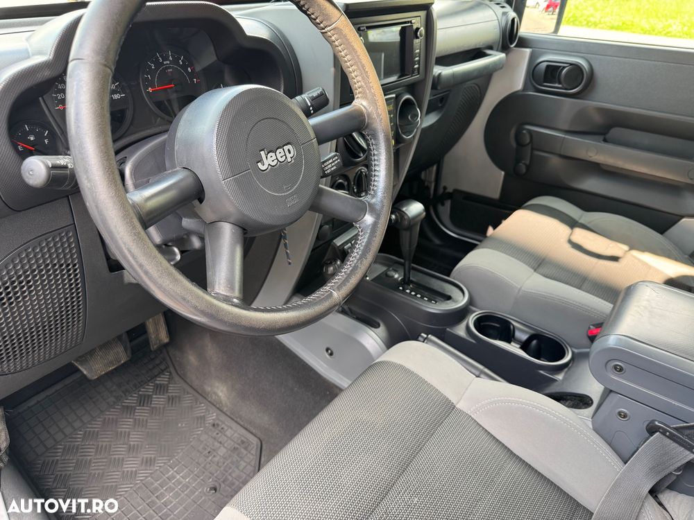 Jeep Wrangler - 8