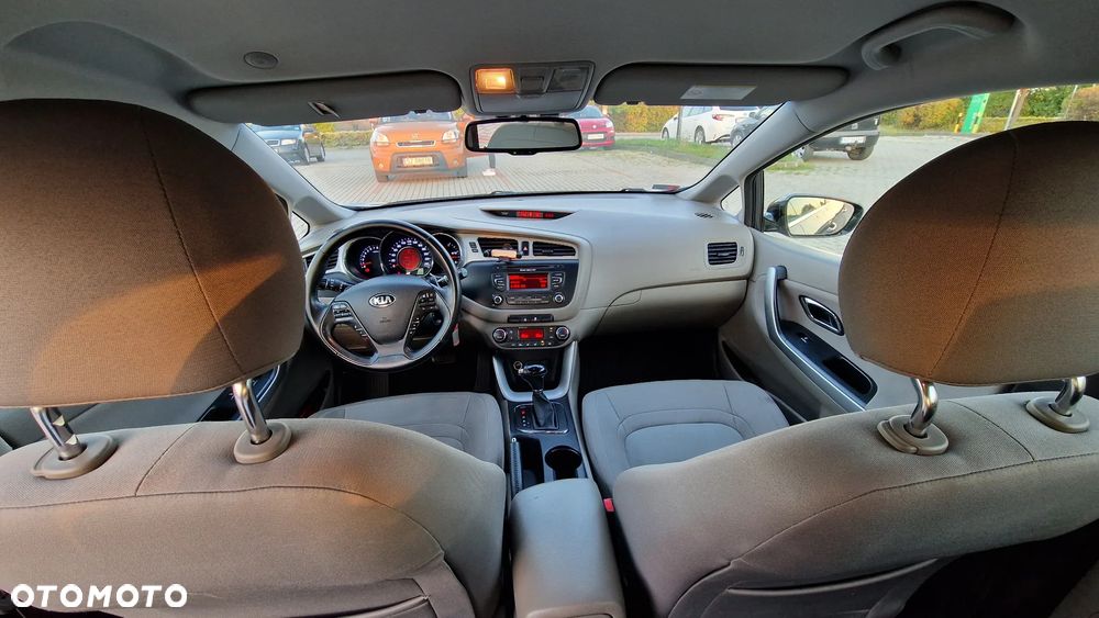 Kia Ceed - 11