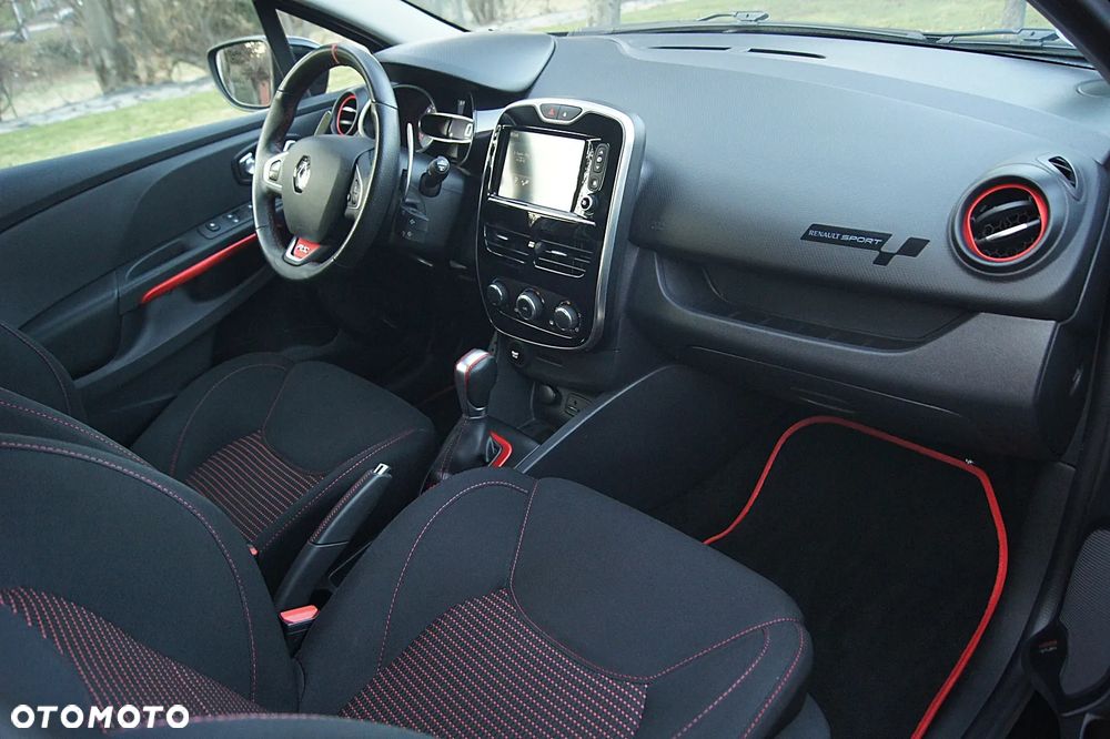 Renault Clio TCe 220 EDC R.S Trophy - 28