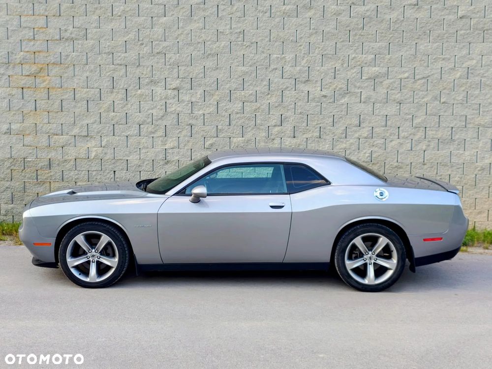 Dodge Challenger - 8