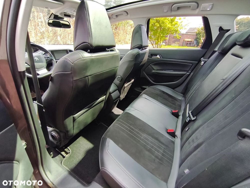 Peugeot 308 - 8