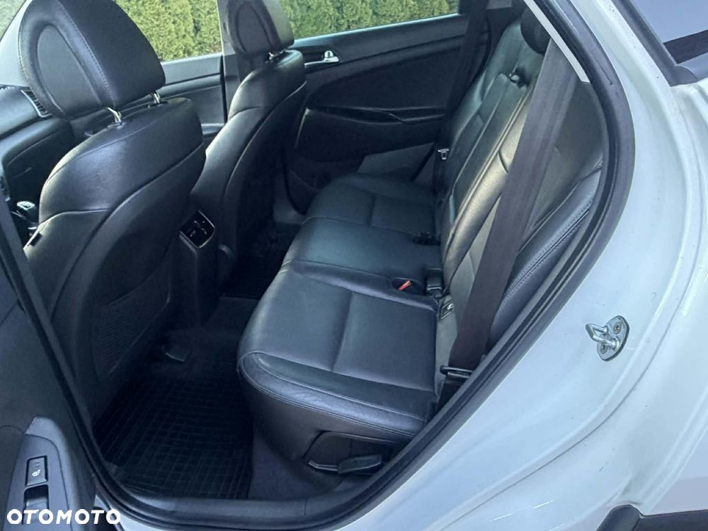 Hyundai Tucson 1.7 CRDI BlueDrive Style 2WD - 10