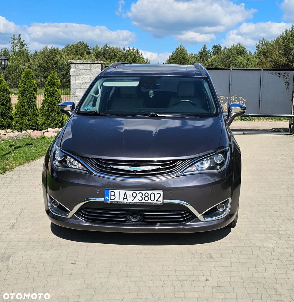 Chrysler Pacifica - 2