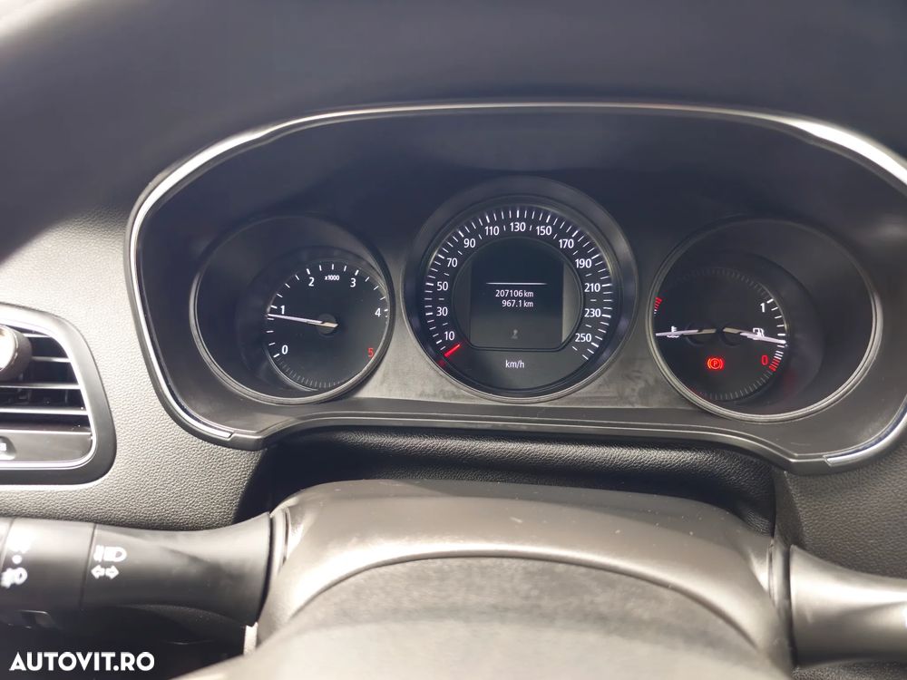 Renault Megane Blue dCi 116 Life - 16
